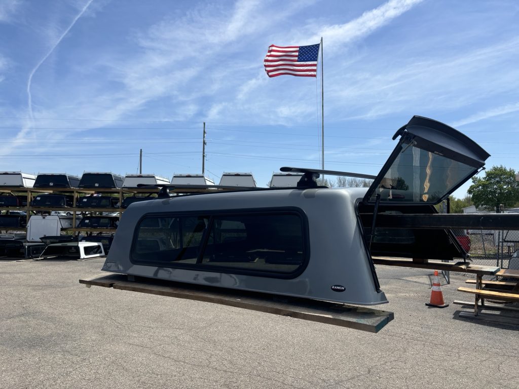 2019+ GMC Sierra 1500 6.5’ Ranch Truck Cap – Sterling Gray