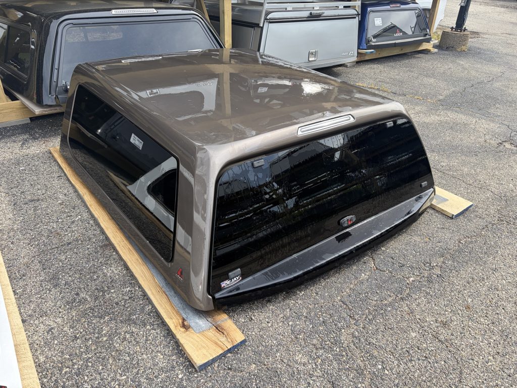 2015-2020 F150 5.5’ Leer 100XQ – Stone Gray