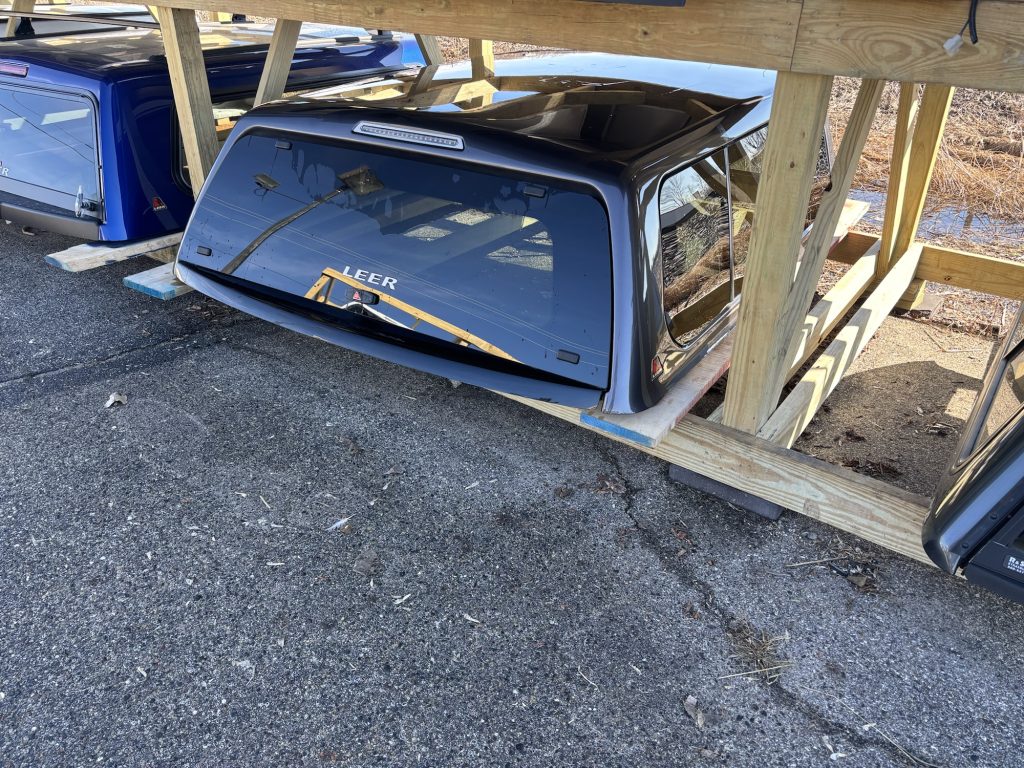 2019+ Ram 1500 6’4” Leer 100XL in Granite Crystal