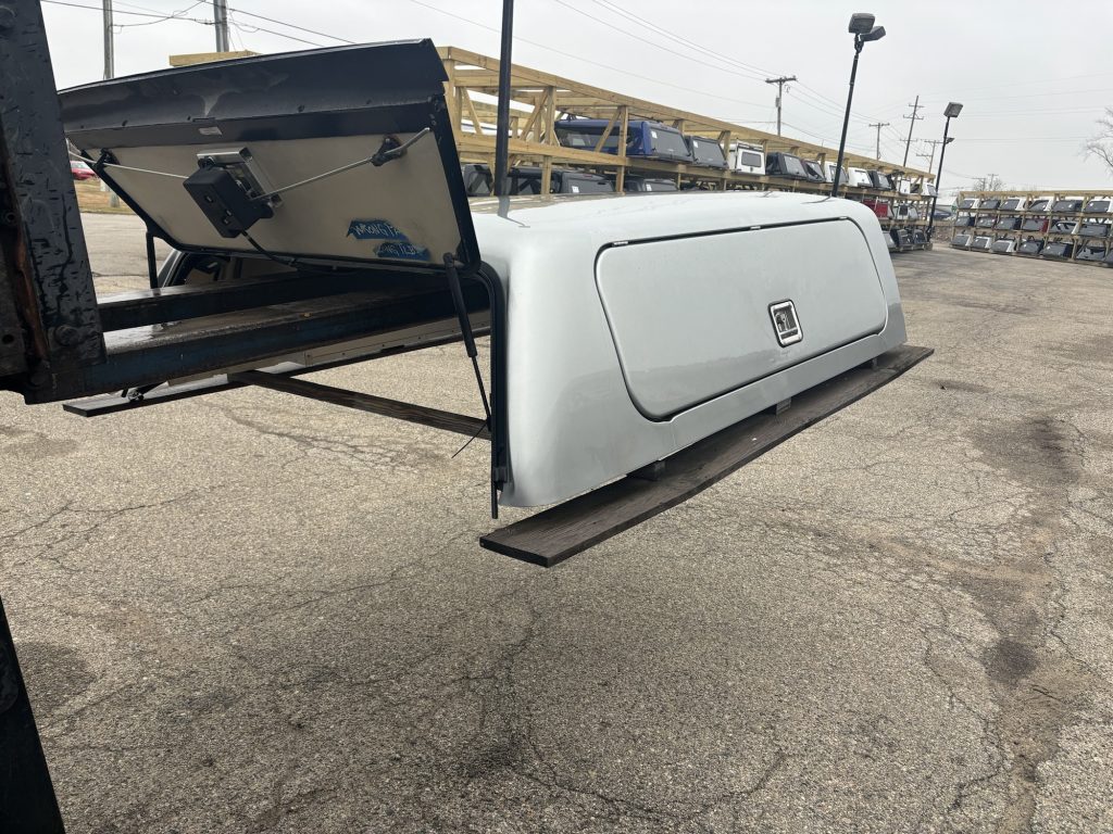 2016-2023 Toyota Tacoma 6’2” Snugtop Fiberglass Cap