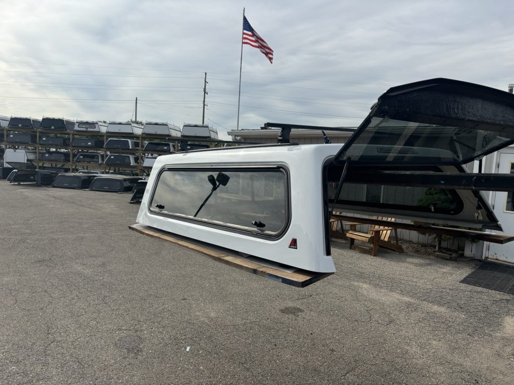 2015-2020 Ford F150 6.5’ Leer Legend in White