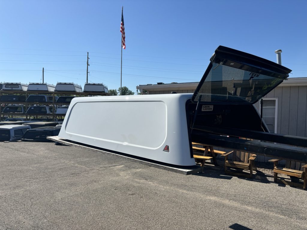 2014-2018 Chev/GMC 6.5’ Leer 100RCC – White