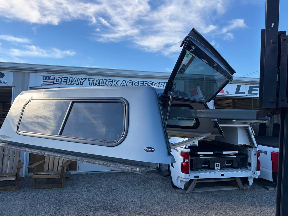 2019+ Chevrolet 1500 5’8” New Ranch Echo Truck Cap