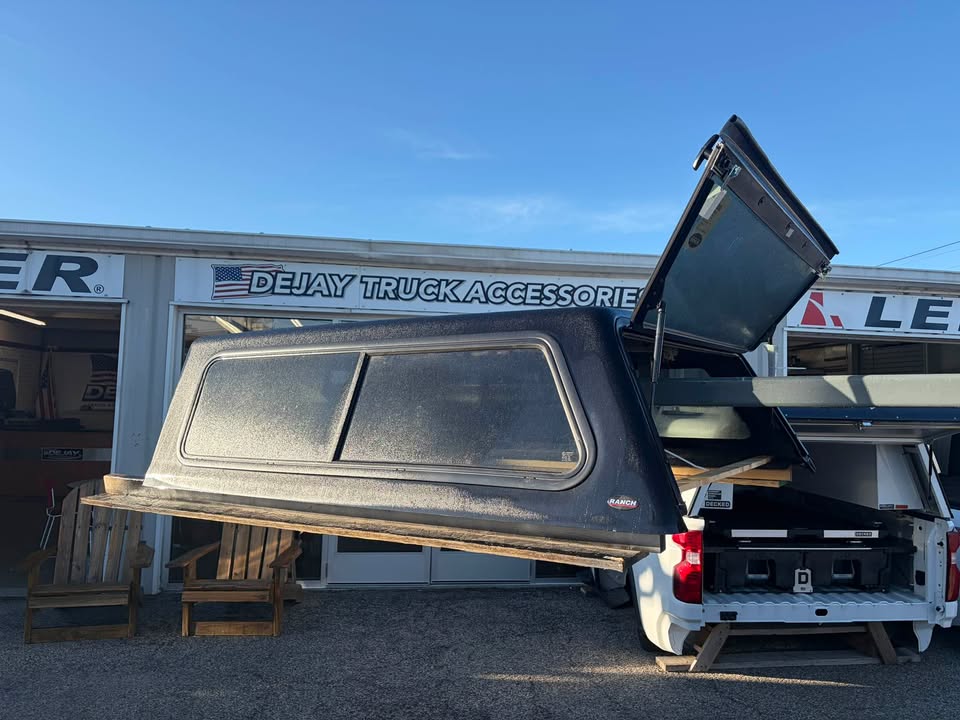 2022+ Toyota Tundra 5.5’ New Ranch Sierra Xtra Truck Cap