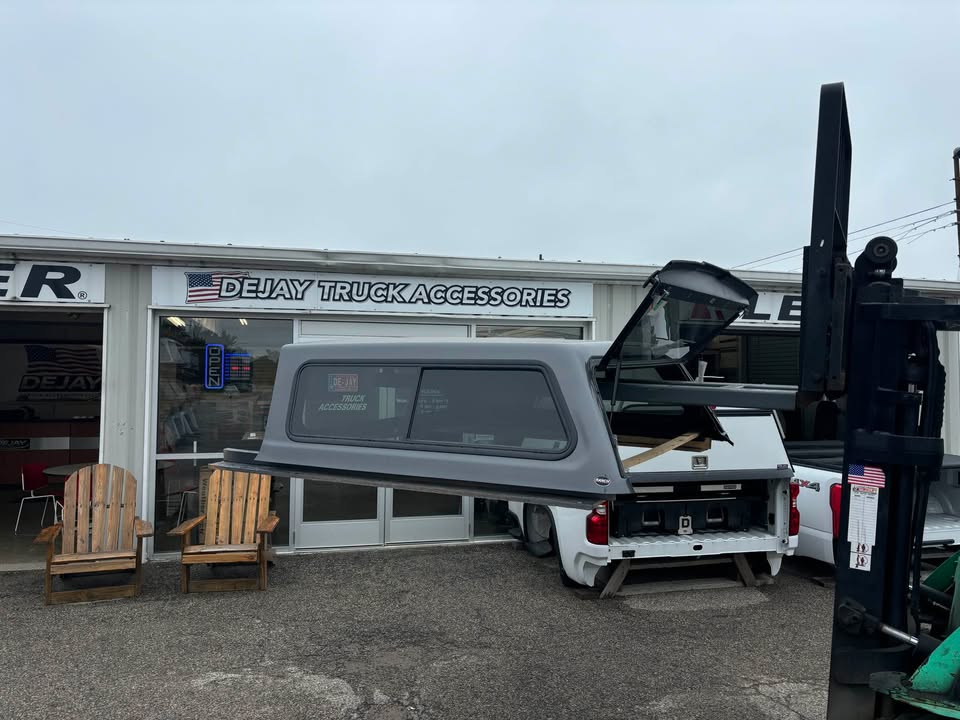 2021+ Ford F150 5.5’ Ranch Sierra Xtra Truck Cap