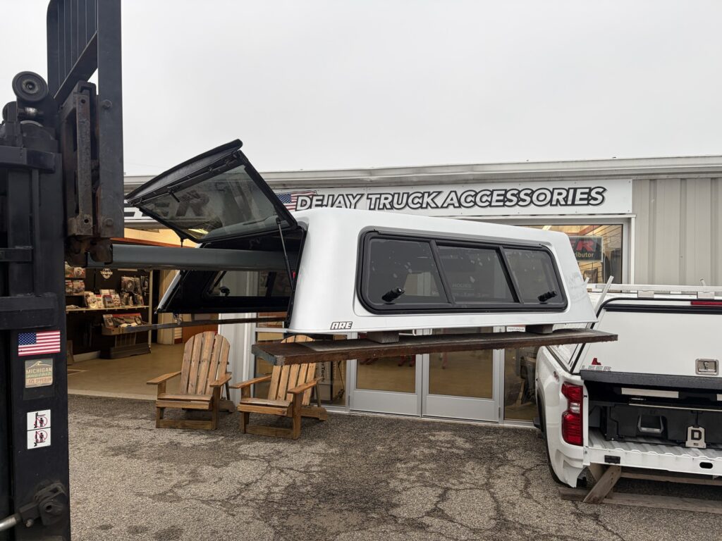 2014-2018 Chev/GMC 5’8” ARE Truck Cap