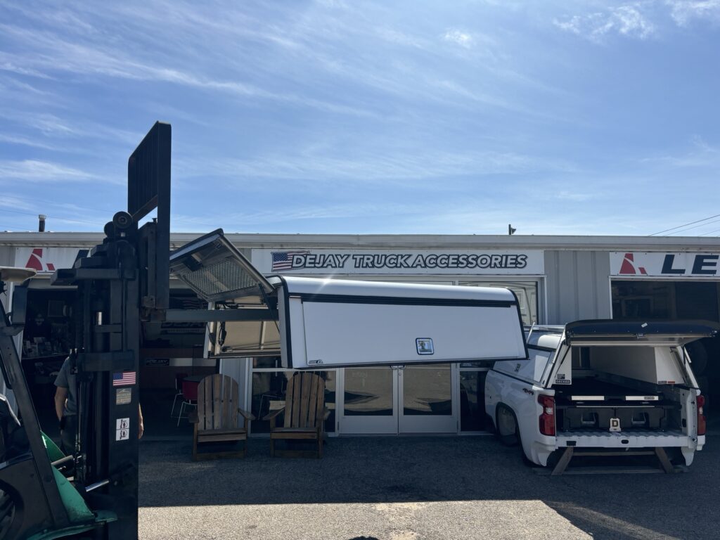 2020+ Chev/GMC HD 6’9” ARE DCU Truck Cap