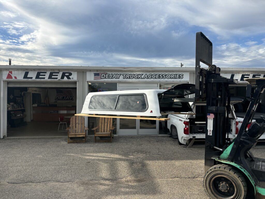 2019+ Chev Silverado 6’5″ New Leer 100S
