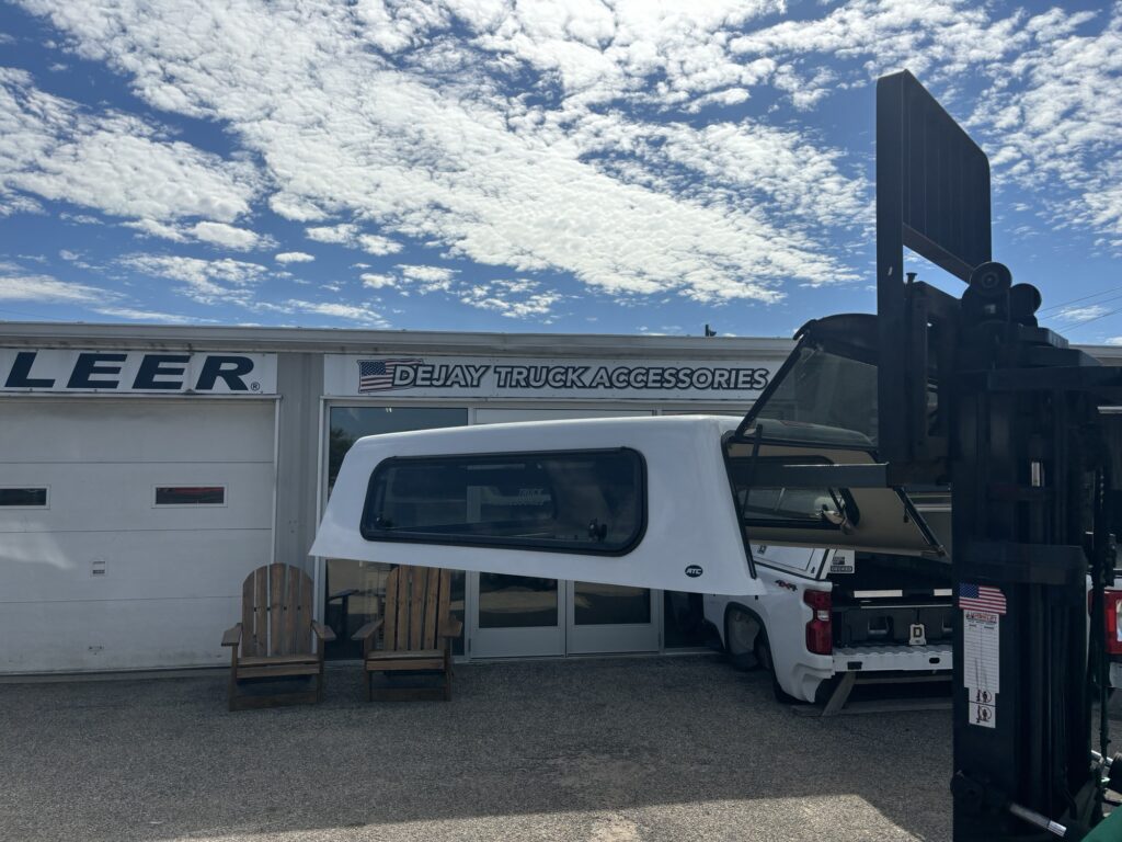 2020+ Chevrolet HD 6’9” ATC Truck Cap