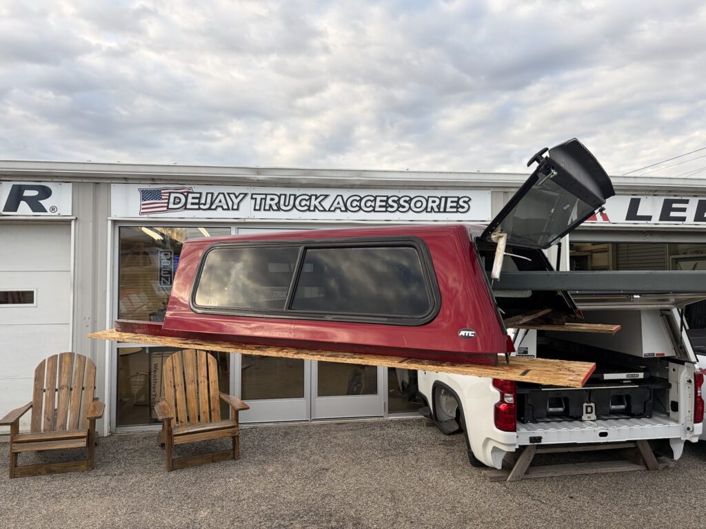 2023+ Colorado/Canyon 5’ ATC Truck Cap in Radiant Red