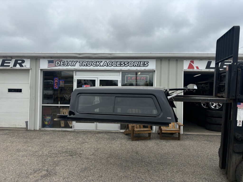 2019+ GMC Sierra 5’8” Ranch Fusion Truck Cap in Black